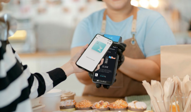 El 100% de los clientes de CaixaBank ya pueden pagar en comercios a través de Bizum Pay