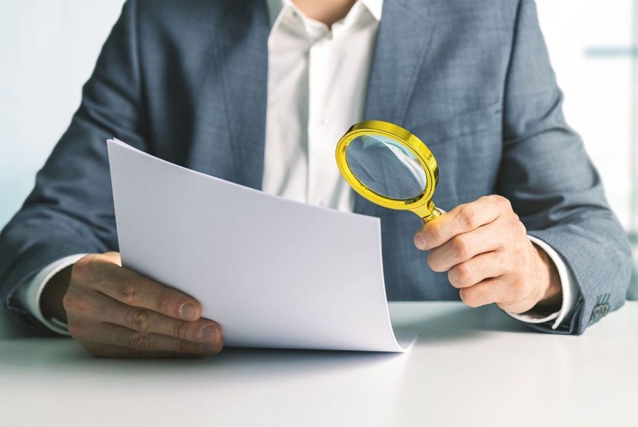 La banca endurece las condiciones de las comisiones, que golpean de lleno a los mayores bigstock