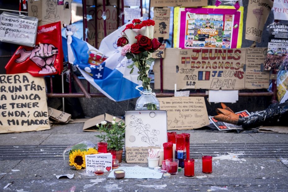El homenaje a Maricarmen continúa en Sol: "Gracias por hacernos despertar" El homenaje a Maricarmen continúa en Sol: "Gracias por hacernos despertar"