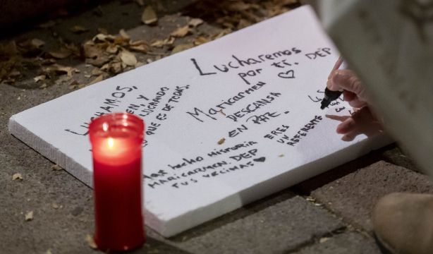 Los mayores, conmocionados por la muerte de Maricarmen, reclaman que no se use como arma política