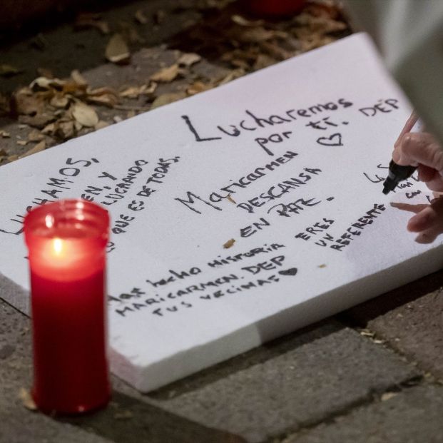 Los mayores, conmocionados por la muerte de Maricarmen, reclaman que no se use como arma política