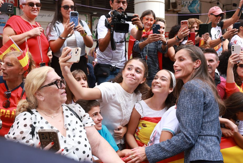 Ceuta se vuelca con los Reyes: "Gracias por venir, majestades" Ceuta se vuelca con los Reyes: "Gracias por venir, majestades"