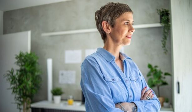 La menopausia causa un "precipicio fisiológico" que puede mostrar síntomas diez años antes