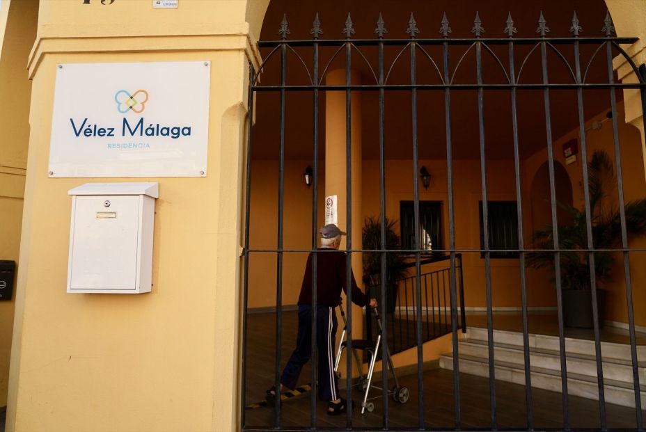 Mueren dos mayores tras desplomarse el ascensor de una residencia de Vélez-Málaga Mueren dos mayores tras desplomarse el ascensor de una residencia de Vélez-Málaga