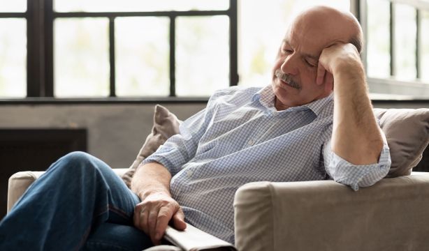 Las siestas diurnas frecuentes e involuntarias en mayores pueden ser un síntoma de demencia Las siestas diurnas frecuentes e involuntarias en mayores pueden ser un síntoma de demencia
