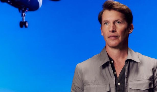 James Blunt lanza nuevo disco, 'Airplane Mode': "La música es mi terapia"
