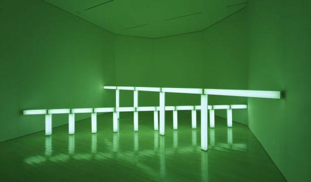 Dan Flavin ilumina el Guggenheim con 'Algo de luz'
