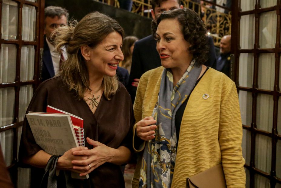 La ministra de Trabajo, Yolanda Díaz; y la presidenta del Pacto de Toledo, Magdalena Valerio