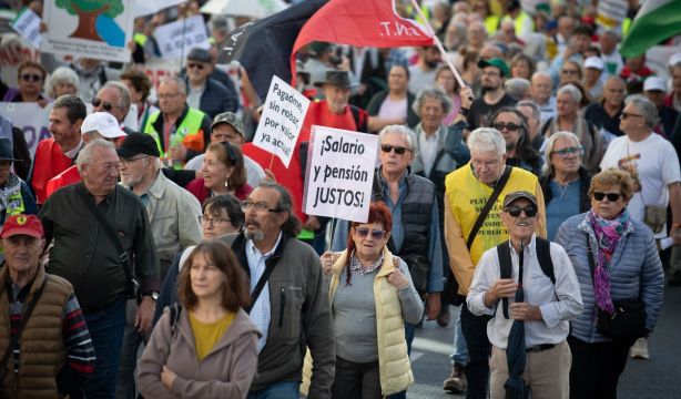 La pensión de jubilación sube a 1.577 euros mensuales y la media del sistema roza los 1.380