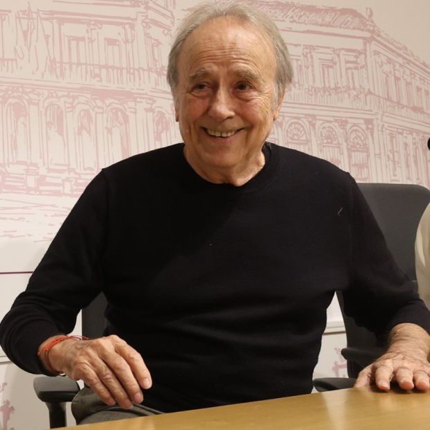 Serrat: "Me he retirado de los escenarios, pero no de vivir"