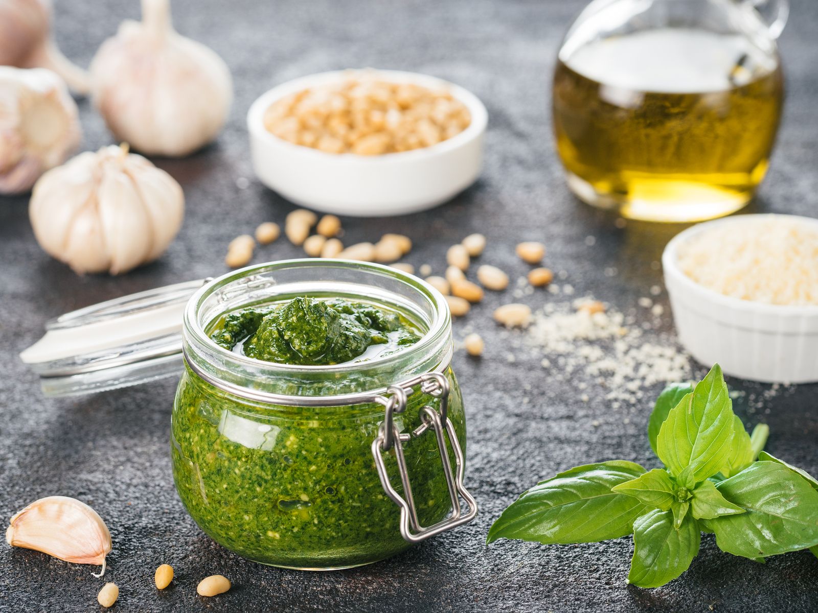 Receta de salsa pesto (Bigstock)