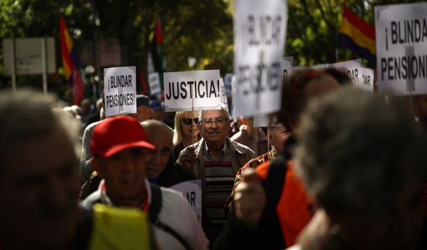 Éxito de la movilización a favor de las pensiones públicas Éxito de la movilización a favor de las pensiones públicas