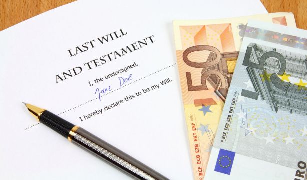 ¿Cuánto te cobra un notario por hacer un testamento? (Bigstock)