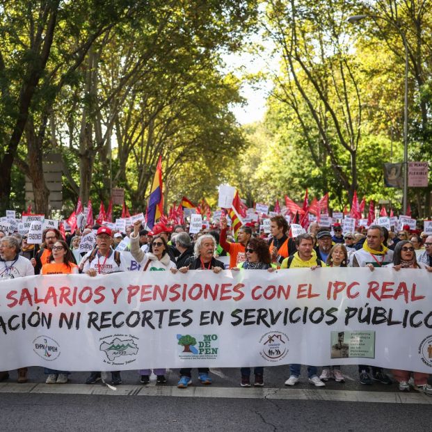 "Las pensiones públicas funcionan, las privadas quiebran", denuncian más de 25.000 manifestantes