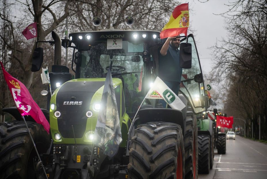 El campo español lleva los tractores a Madrid ante los graves problemas que afronta el sector