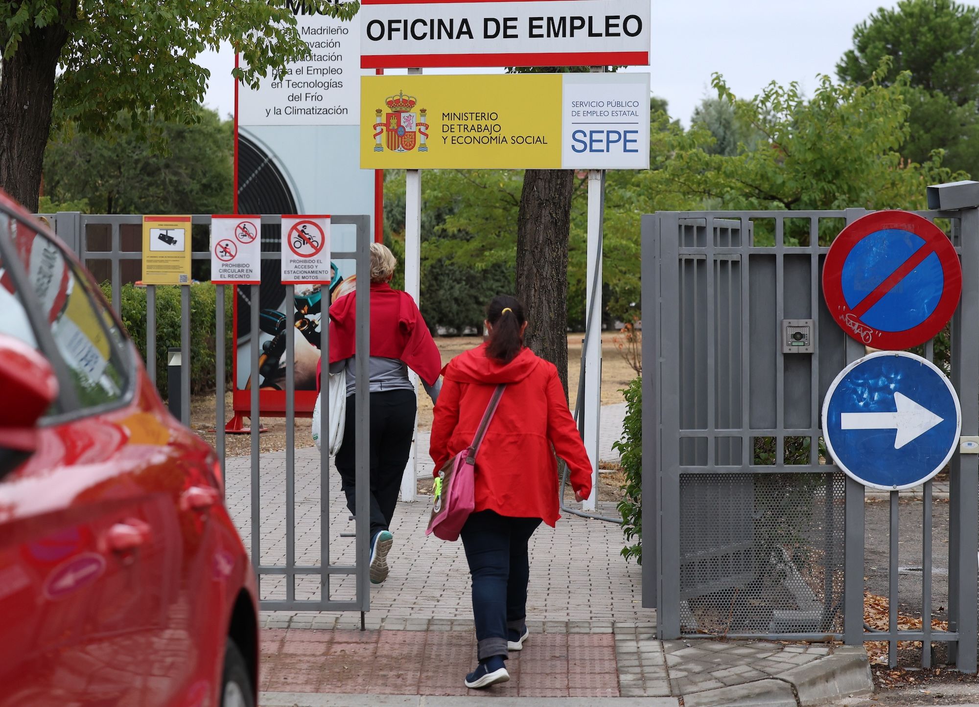 La tasa de paro sube al 10,8% mientras el empleo marca récord de 22,8 millones de ocupados La tasa de paro sube al 10,8% mientras el empleo marca récord de 22,8 millones de ocupados