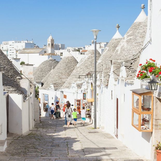 Alberobello, Apulia (BigStock)jpg