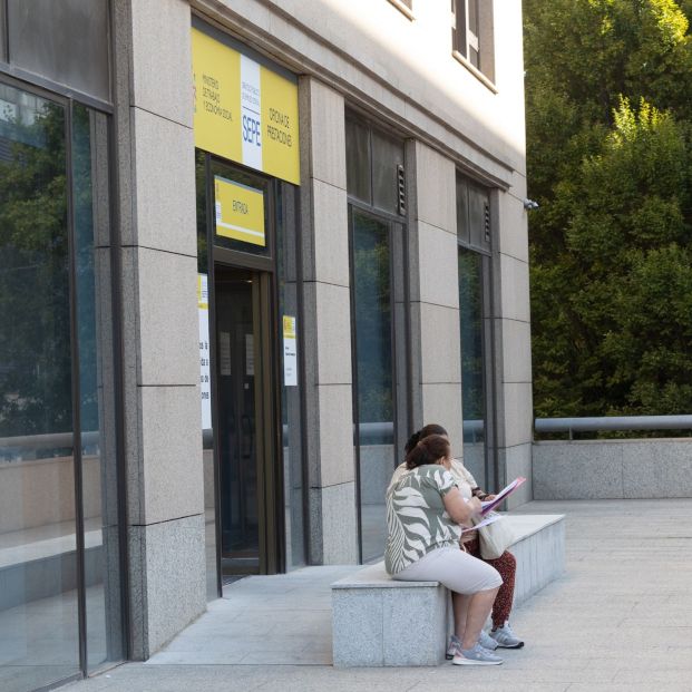 Sube el paro en mayores de 55 años y se ceba con las mujeres