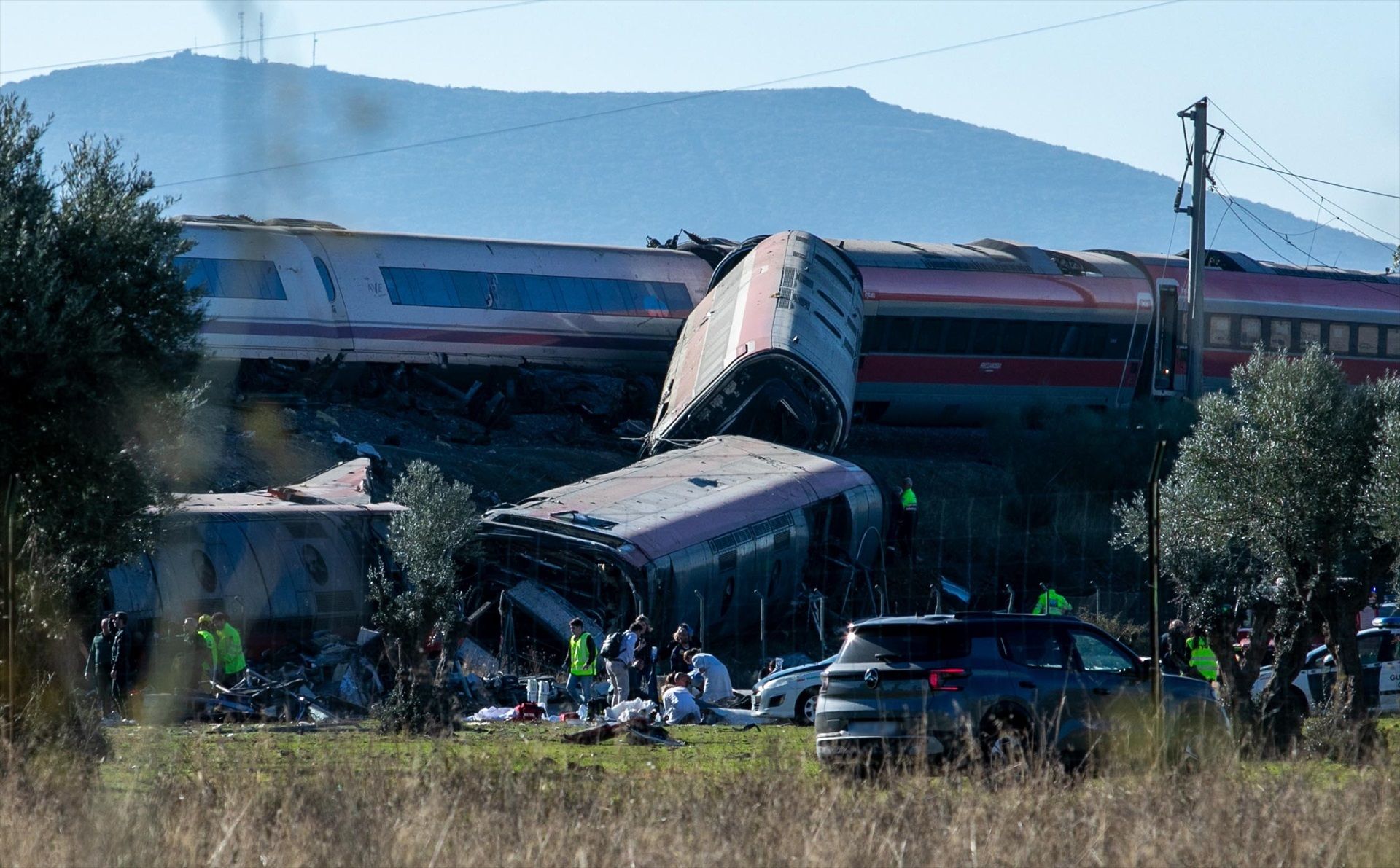 Nueva tragedia en la Alta Velocidad: al menos 10 muertos en el choque de 2 trenes en Urda (Toledo)