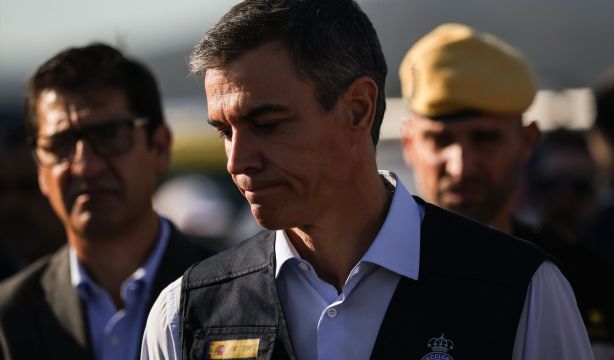EuropaPress 7874838 presidente gobierno pedro sanchez atiende medios comunicacion puesto mando