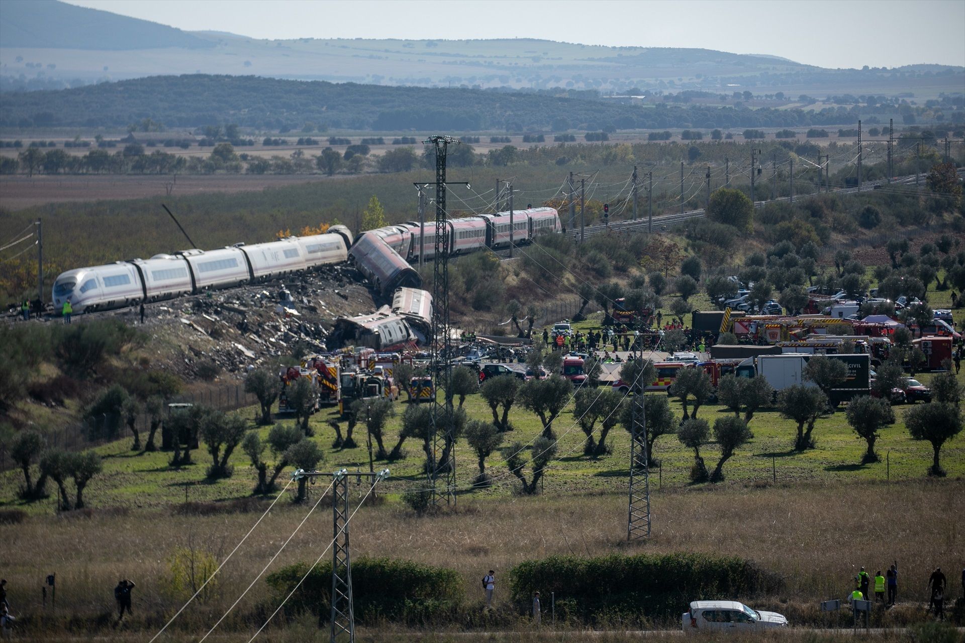 Dos graves tragedias ferroviarias en menos de un año que dejan muertes, miedo e indignación Dos graves tragedias ferroviarias en menos de un año que dejan muertes, miedo e indignación