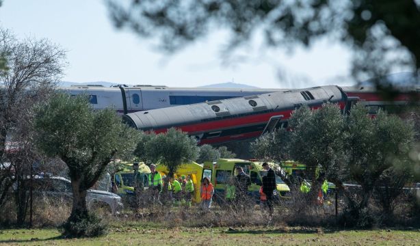 Sube a 69 la cifra de muertos en el accidente y Page confía en que no haya más víctimas en el vagón 
