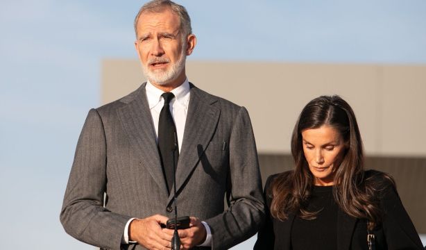 EuropaPress 7877601 reyes felipe vi letizia visita heridos accidente ferroviario urda hospital