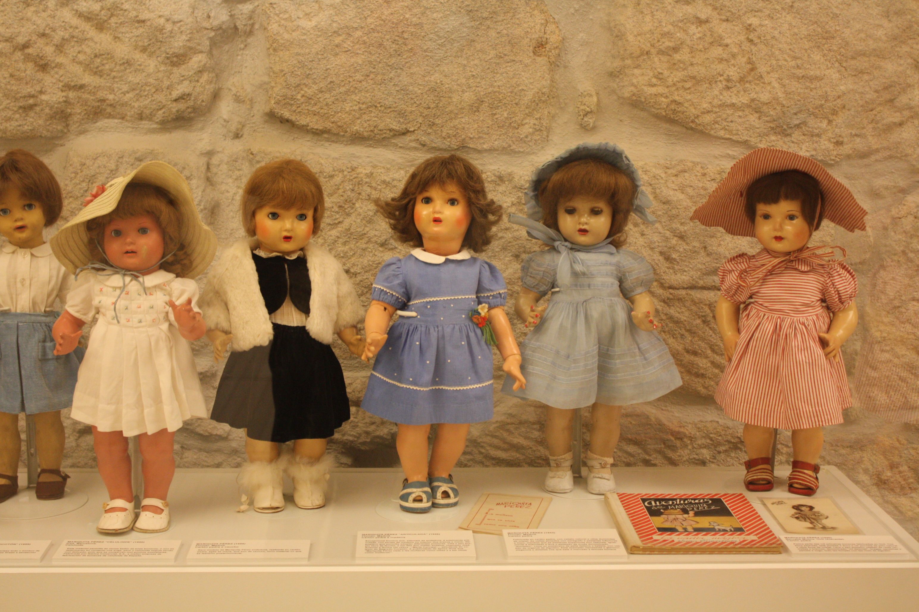 Muñecas Mariquita Pérez en el Museo de Pontevedra Muñecas Mariquita Pérez en el Museo de Pontevedra