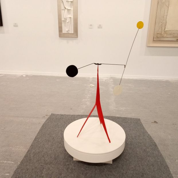 Obra de Alexander Calder en la galería Leandro Navarro en su stand de ARCO