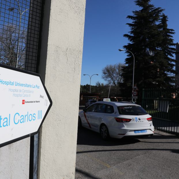 EuropaPress 2673491 Entrada al Hospital Carlos III donde se encuentra ingresado el primer paciente por coronavirus en Madrid un hombre de 24 años que visitó el norte de Italia 