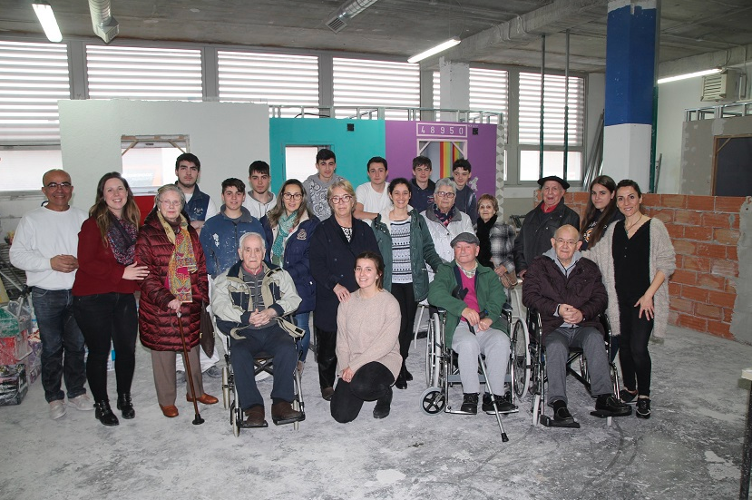 Mayores de Leioa visitan a los alumnos de Formación Profesional Básica y participan en sus prácticas Mayores de Leioa visitan a los alumnos de Formación Profesional Básica y participan en sus prácticas