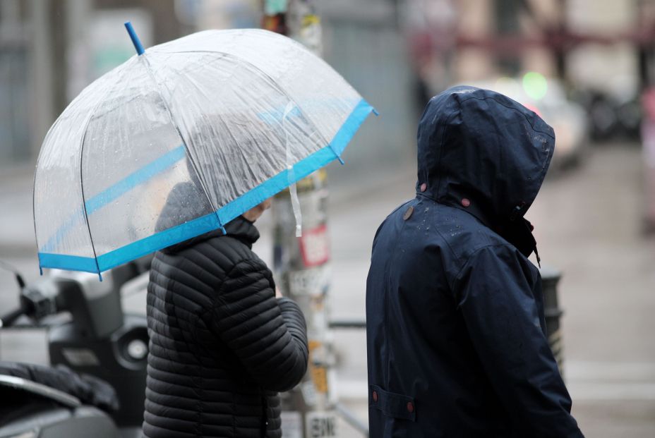 Tiempo: La borrasca Karine activa en toda España avisos por viento, lluvias, olas y nieve