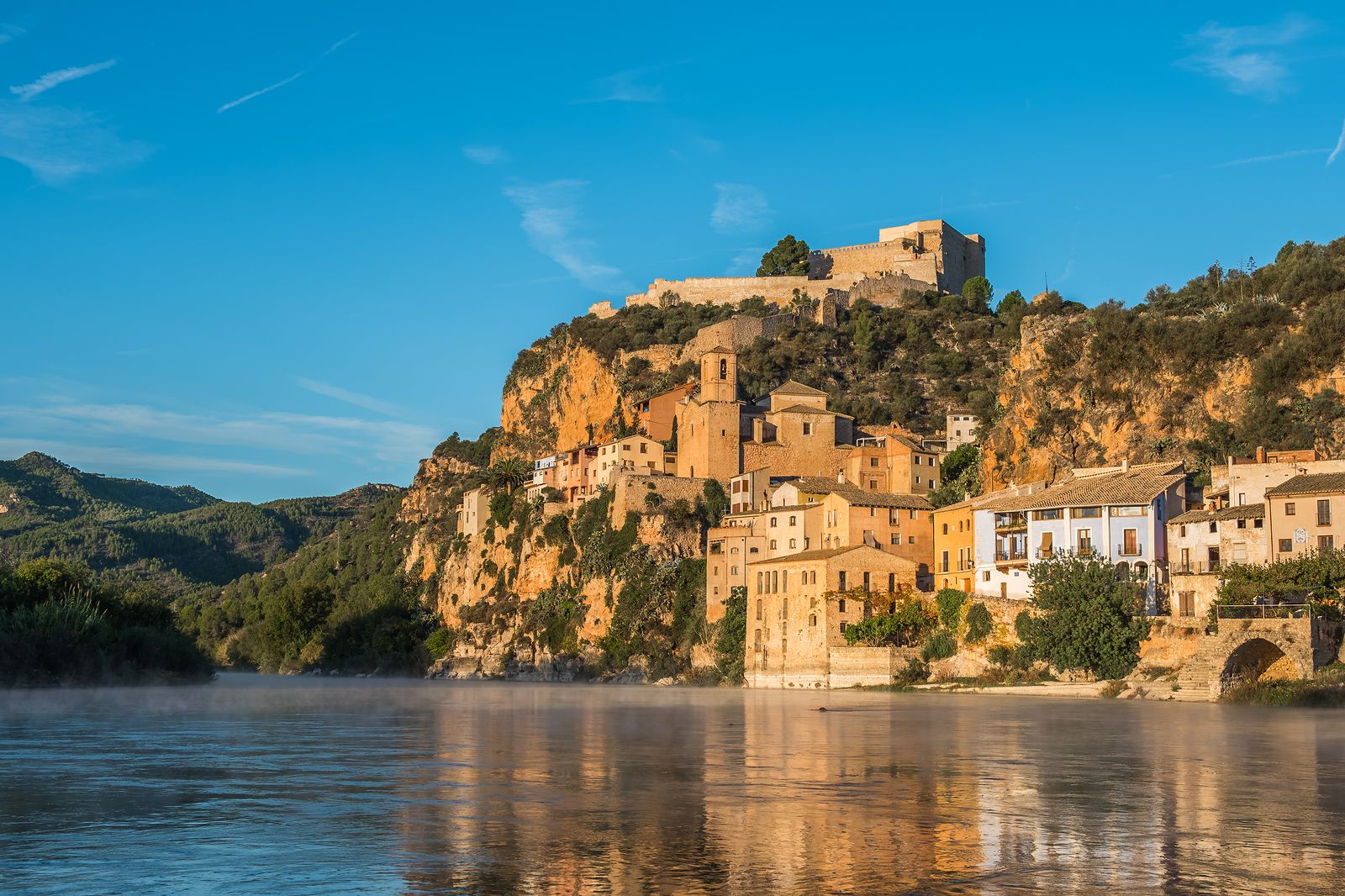 ¿Sabes cuál es el pueblo más popular de cada provincia de España? Míralo en este mapa (Foto: Castillo de Miravet)