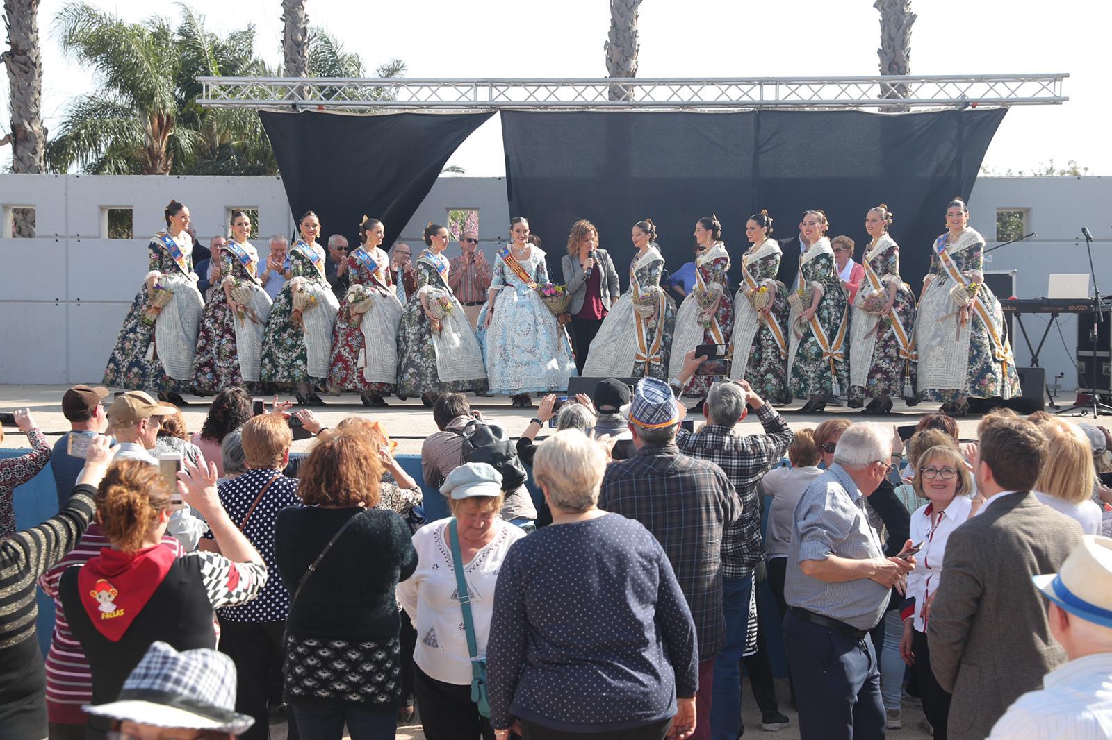 2.000 personas mayores se reúnen en una 'macropaella' en Valencia pese al coronavirus