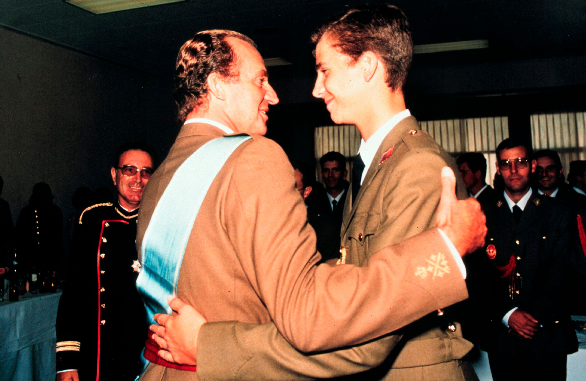 El Rey Felipe VI renuncia a la herencia de don Juan Carlos y elimina su asignación oficial 