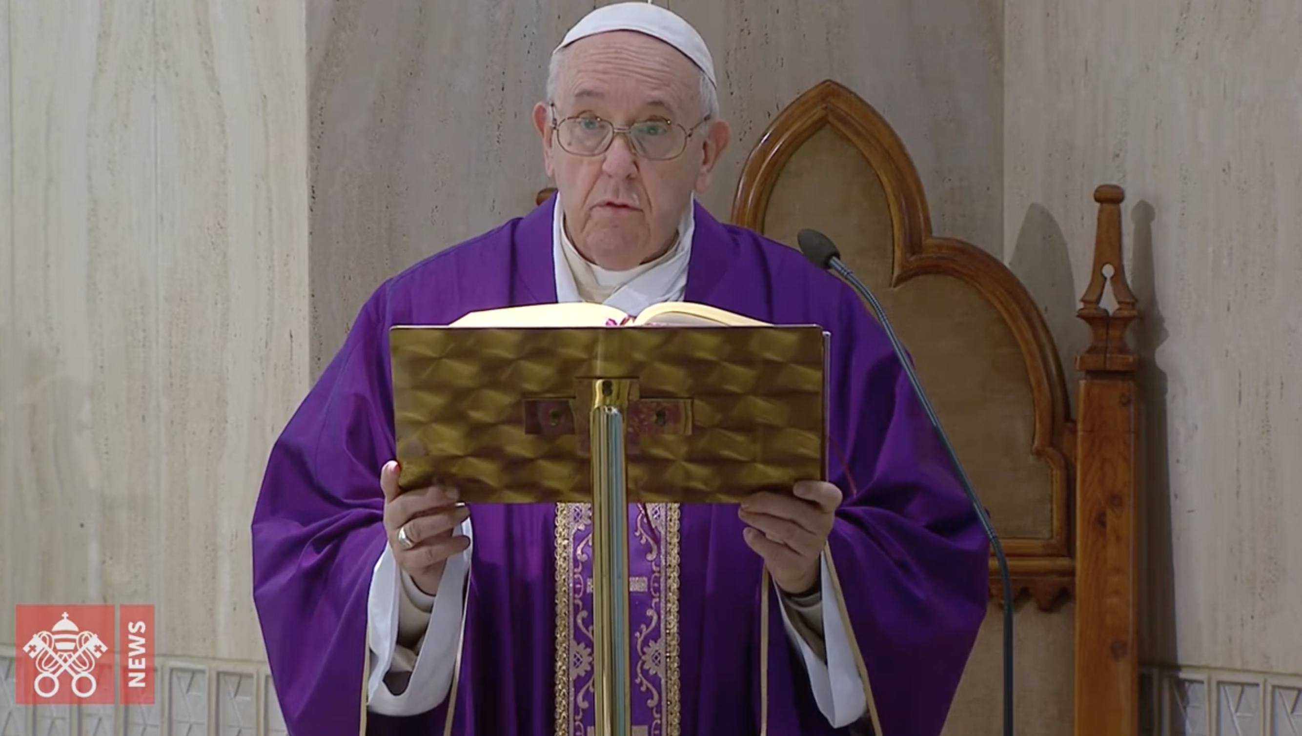 El Papa reza por los mayores que están solos y con miedo ante la pandemia. Las 10 buenas noticias del coronavirus de hoy 19 de abril