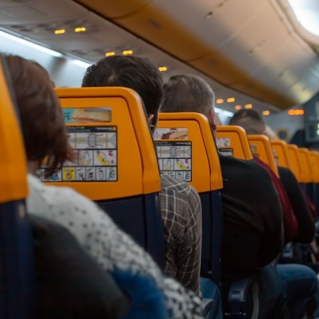 Cuál es el sitio más seguro para sentarse en un avión en caso de accidente