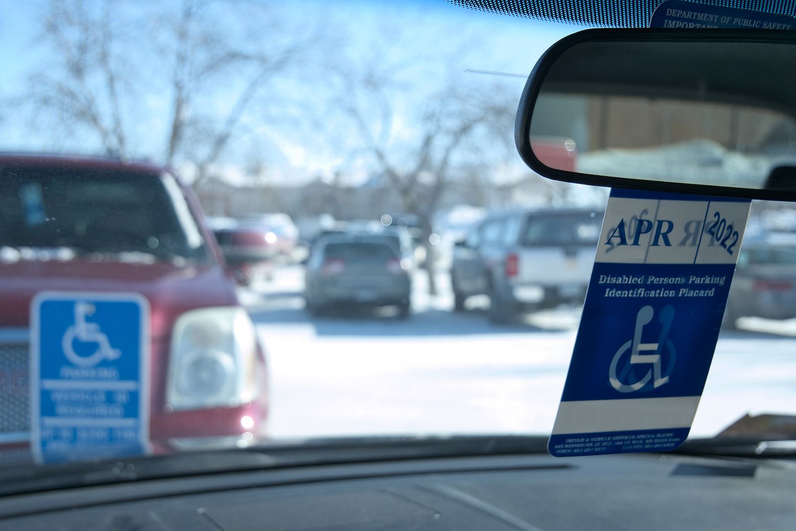¿Cómo solicitar la tarjeta de estacionamiento para personas con movilidad reducida?