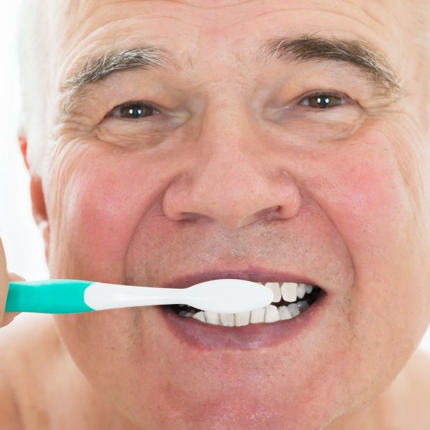 El abuso de flúor puede estar detrás de efectos negativos en el esmalte dental de los mayores