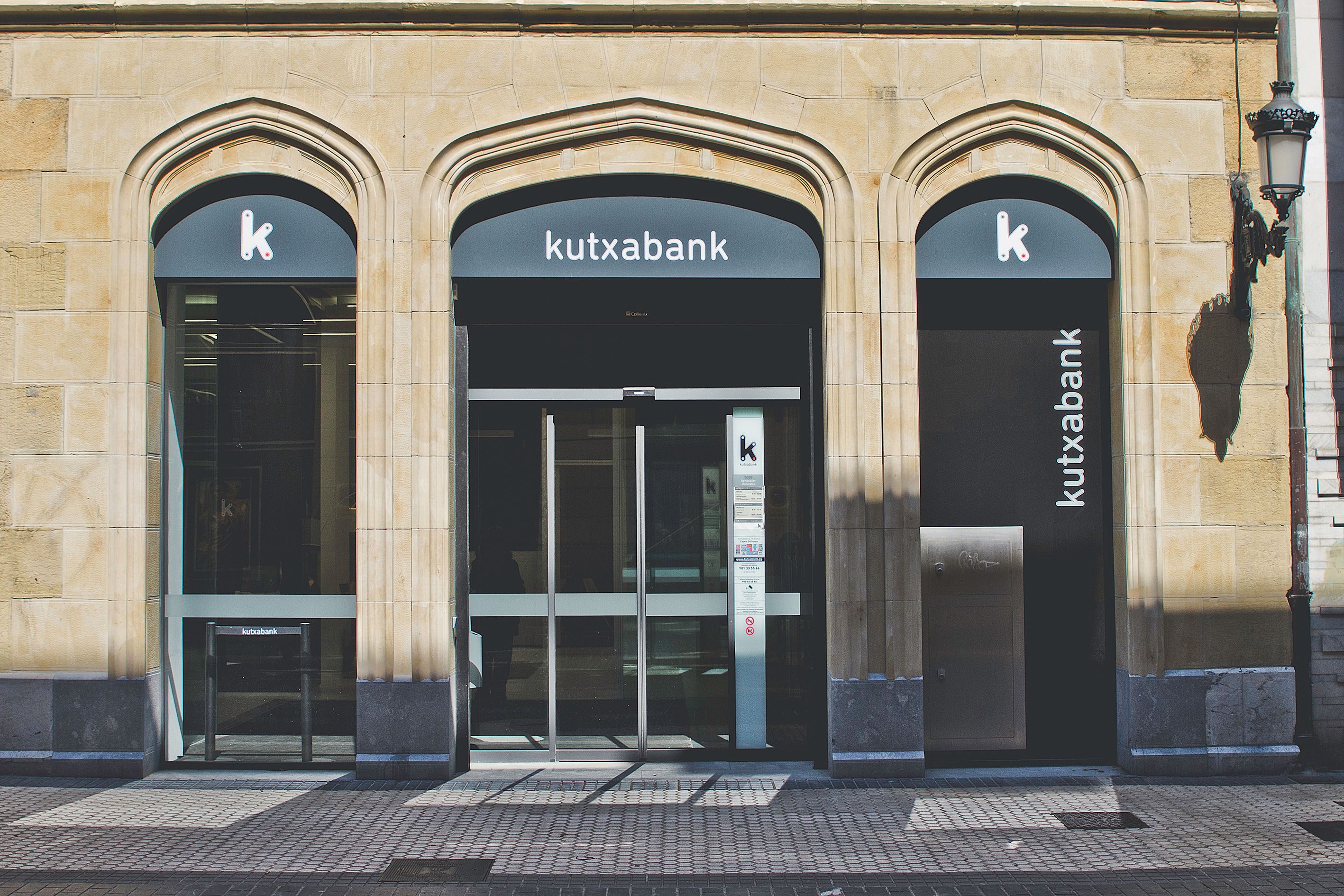 Kutxabank decide finalmente adelantar el pago de la pensión al día 25