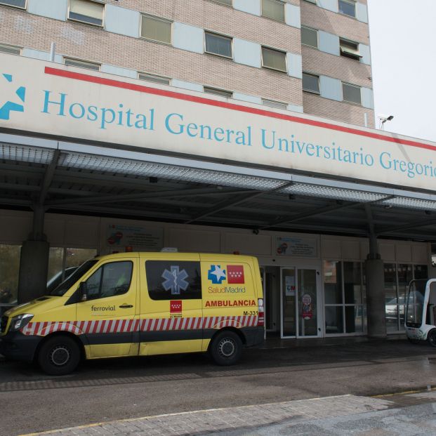 EuropaPress 2732891 ambulancias entrada hospital gregorio maranon primer dia laborable segunda