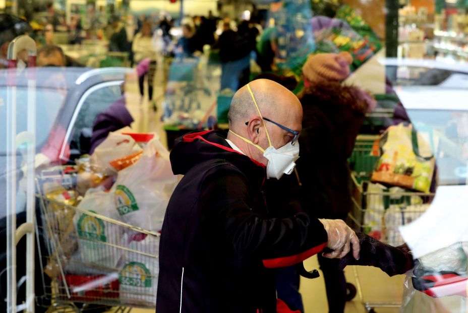 ..cómo viaja una nube de aerosol en el aire en un supermercado.. Supermercado_6_928x621