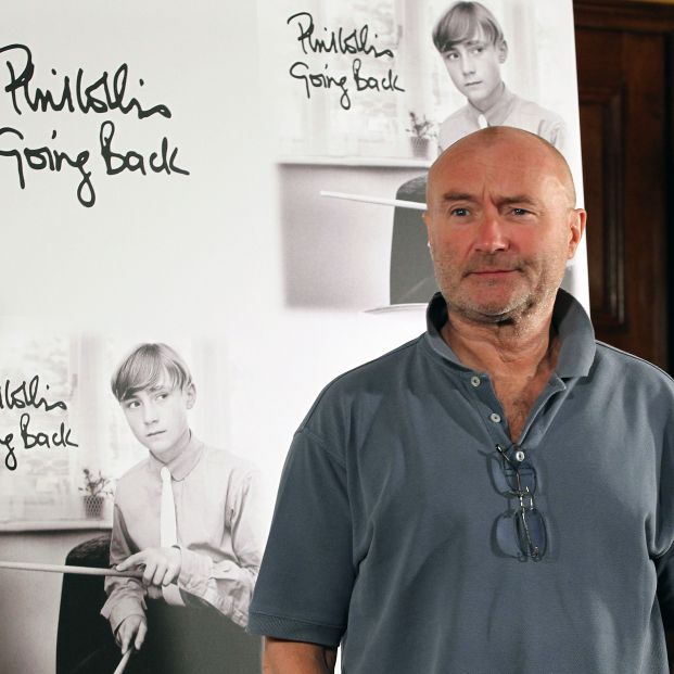 Phil Collins en la presentación de Going Back en 2010