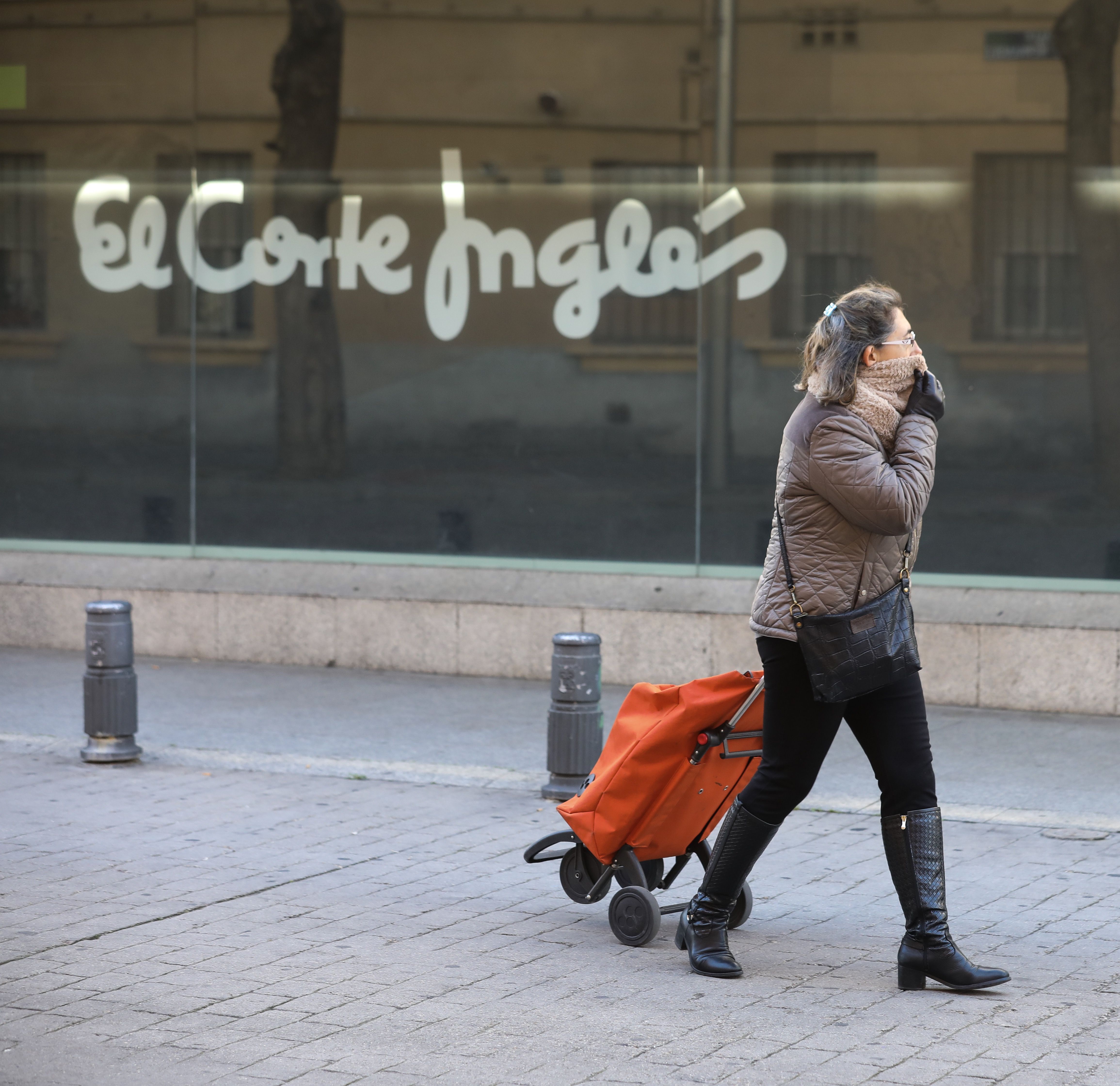 Los mayores agradecen a El Corte Inglés la ayuda en sus compras: "Son gestos que no se olvidan"