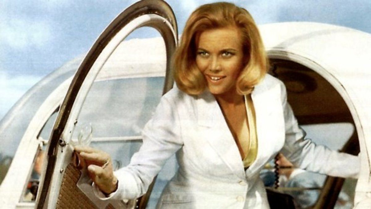 Muere Honor Blackman, chica Bond y actriz de 'Los Vengadores', a los 94 años