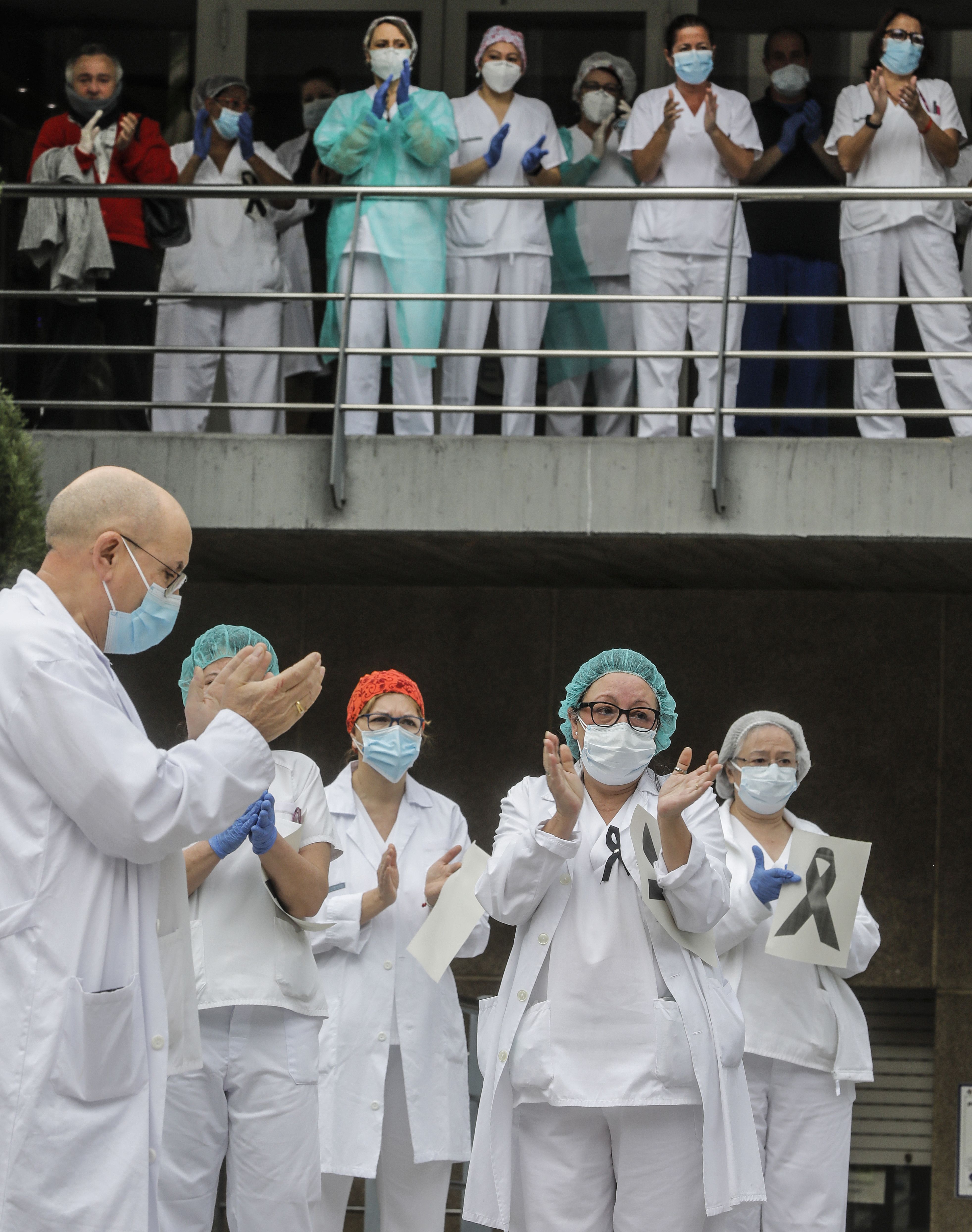 Aplausos a la sanidad pública y sus sanitarios. Foto: EuropaPress