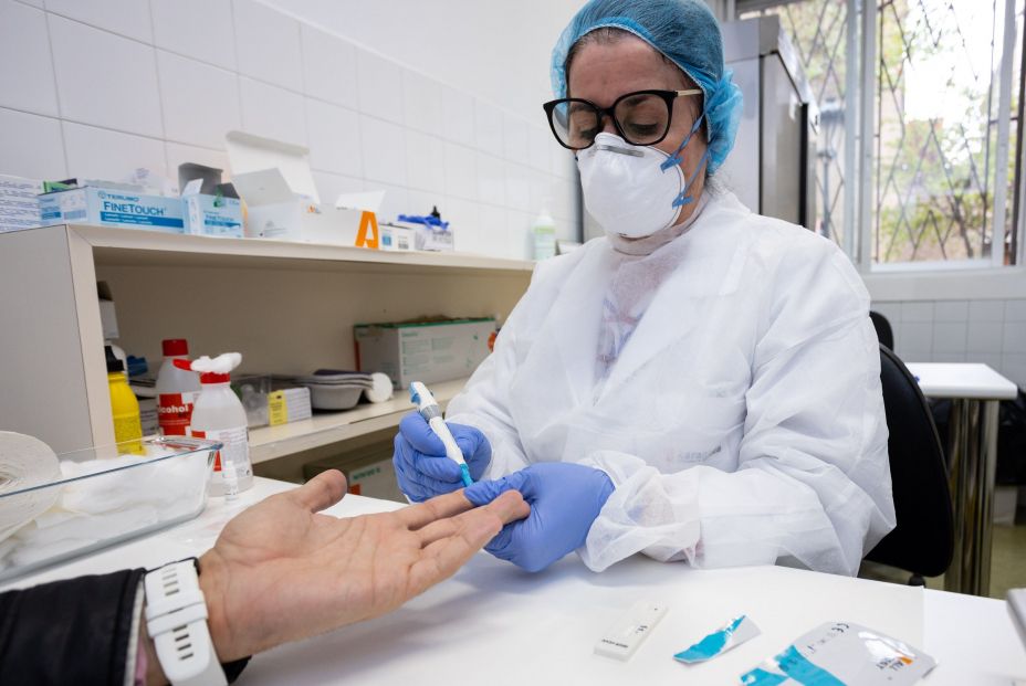 Coronavirus: Sanidad recomienda ahora hacer el test a servicios esenciales y personas vulnerables