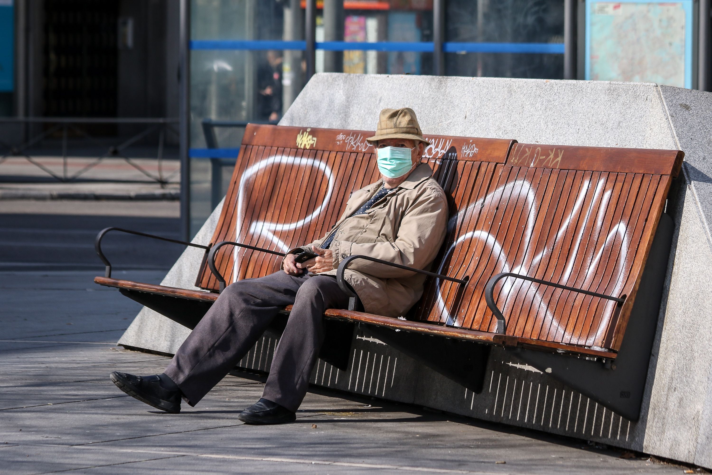 Mayores ante la digitalización bancaria: La pandemia les ha acercado, pero aún necesitan mucha ayuda. Foto: EuropaPress 