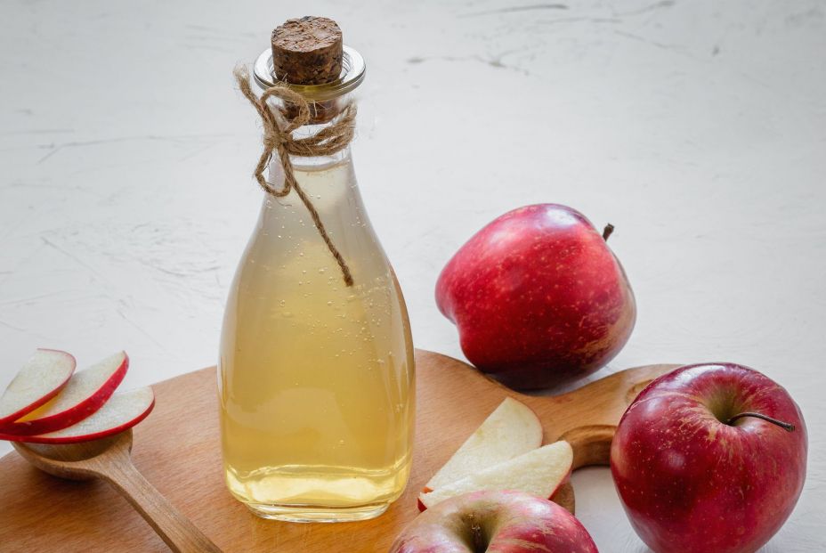  alimentos protectores estómago: vinagre de manzana (bigstock)