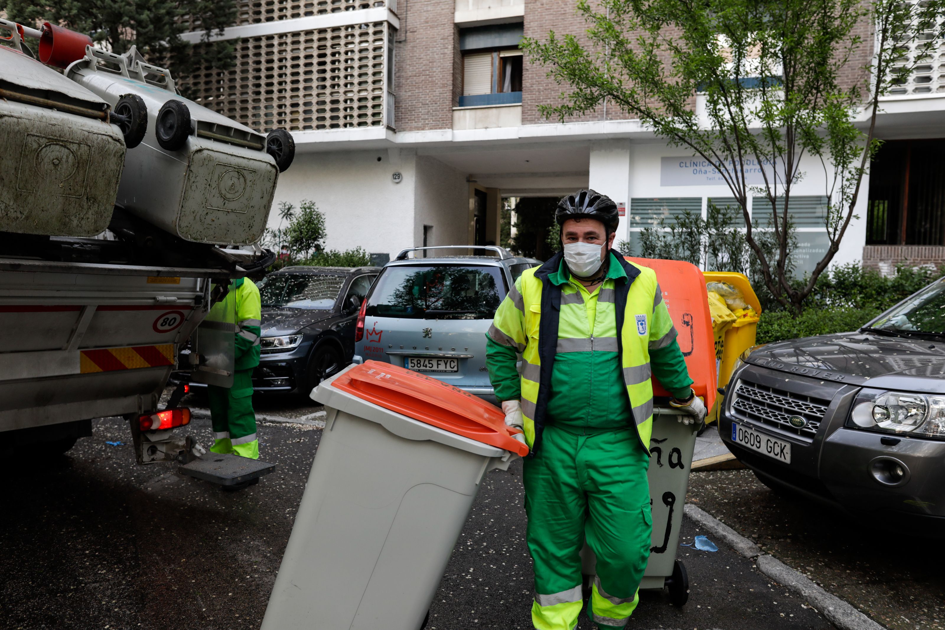 Las mascarillas higiénicas reutilizables se deben desinfectar y esta es la manera de hacerlo